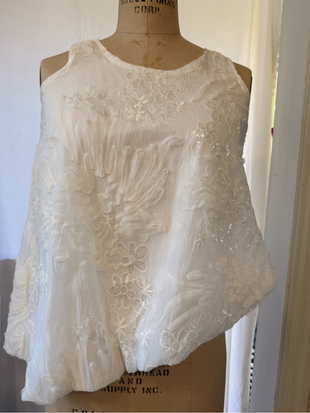 Embellished Sleeveless Balloon Top